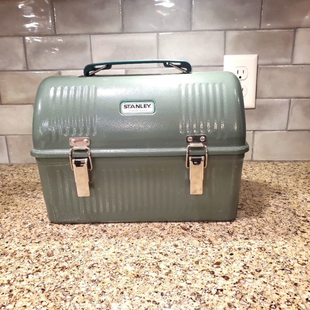 Stanley Classic 10 Qt Steel Lunch Box~Dark green~ great pre-owned condition